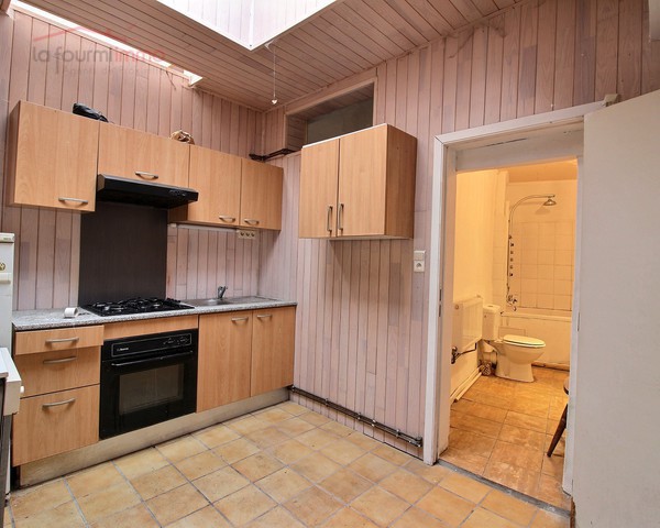 Givet (Fr) - Immeuble en centre-ville divisé en deux logements - 0 0003