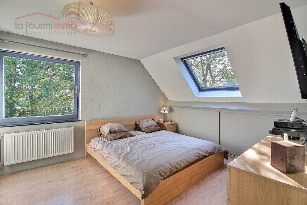 Villa 5-6 ch sur 37 ares avec boxe & piste en bout de cul-de-sac - 0 0003-2