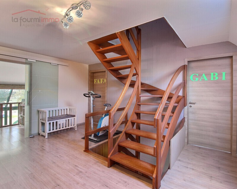 Villa 5-6 ch sur 37 ares avec boxe & piste en bout de cul-de-sac - 0 0008