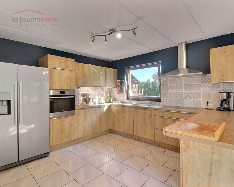 Villa 5-6 ch sur 37 ares avec boxe & piste en bout de cul-de-sac - 0 0009