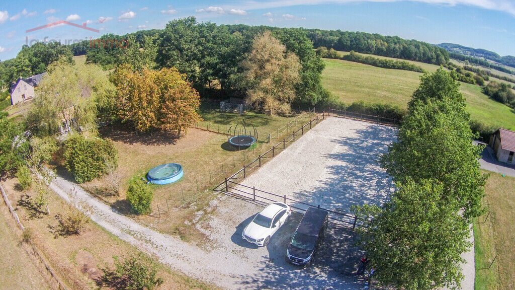 Villa 5-6 ch sur 37 ares avec boxe & piste en bout de cul-de-sac - Dji00261-2