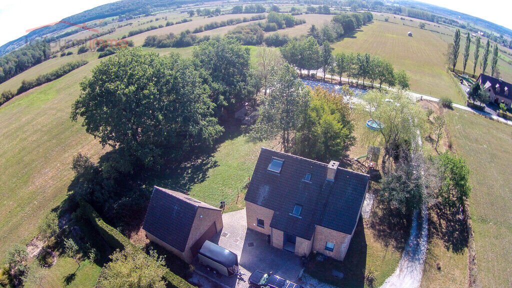 Villa 5-6 ch sur 37 ares avec boxe & piste en bout de cul-de-sac - Dji00267-2