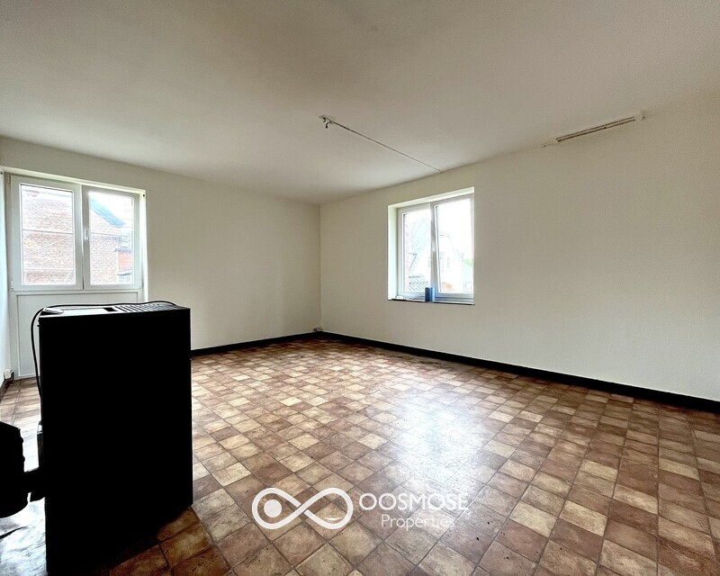 Appartement 2ch avec cour et garage - Img 4530