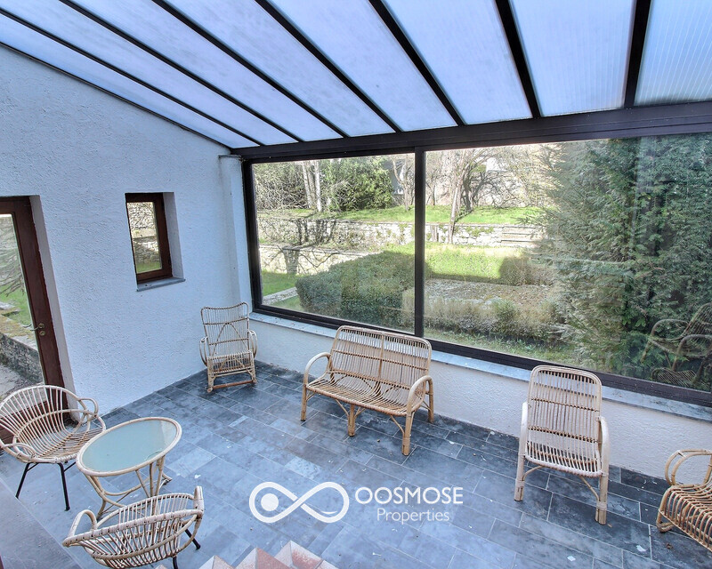 Spacieuse propriété en pierre 6 ch au coeur du village  - 0 0020-2