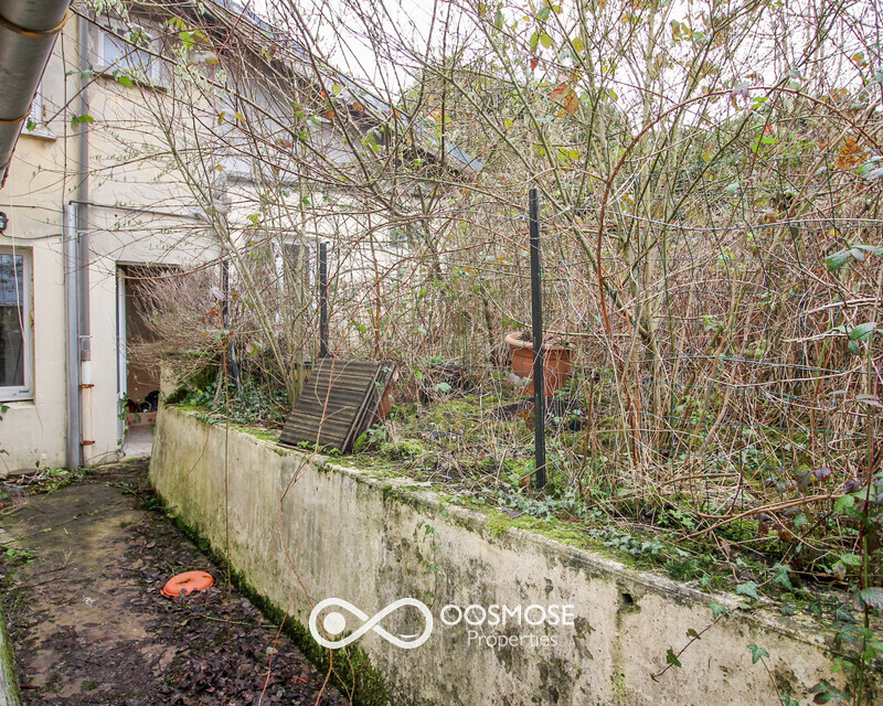 France/15' frontière - Double-maison (3 & 2 ch) avec jardin à rénover - Img 1315-2