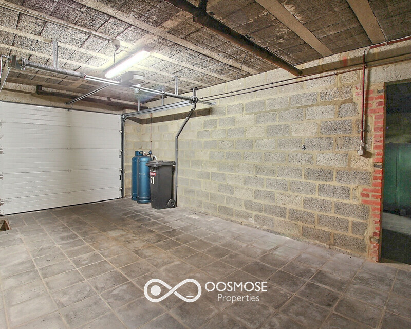 Spacieuse maison 4 ch avec double-garage et jardin - 0 0007-2
