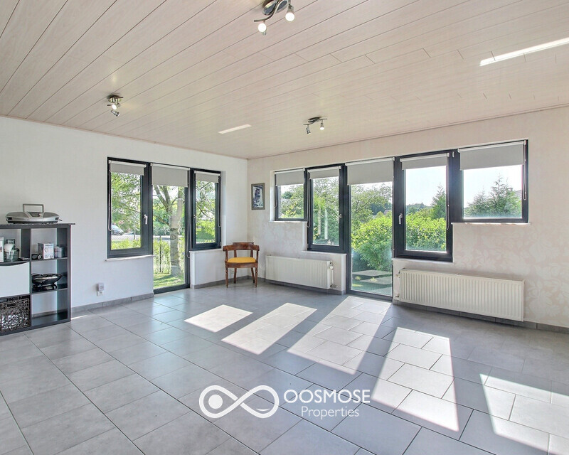 Belle villa 4 chambres avec cave, jardin et garage - Exposio 126603866-2