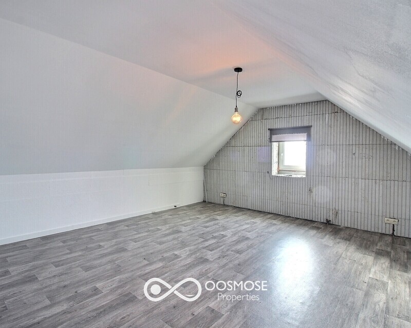 Villa 4ch de 2012 sur 13a 52ca - 0 0010