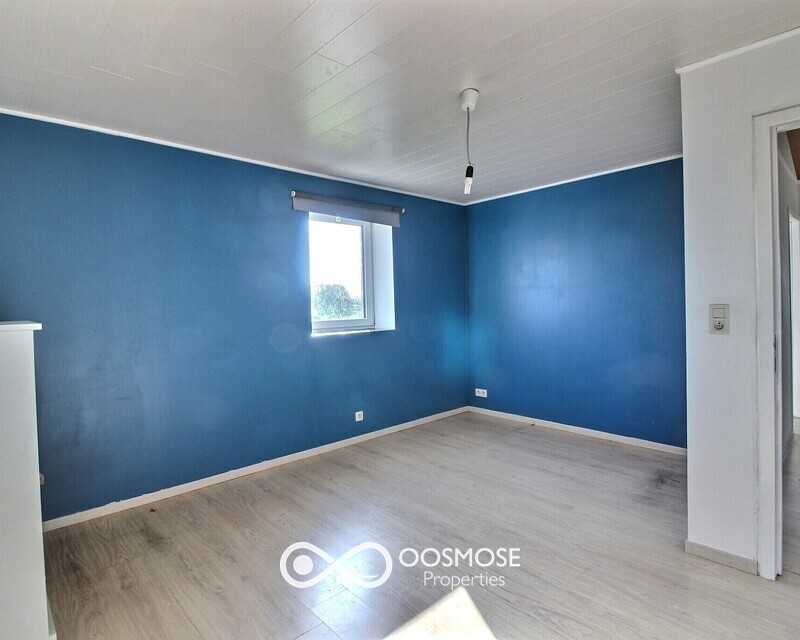 Villa 4ch de 2012 sur 13a 52ca - 0 0007