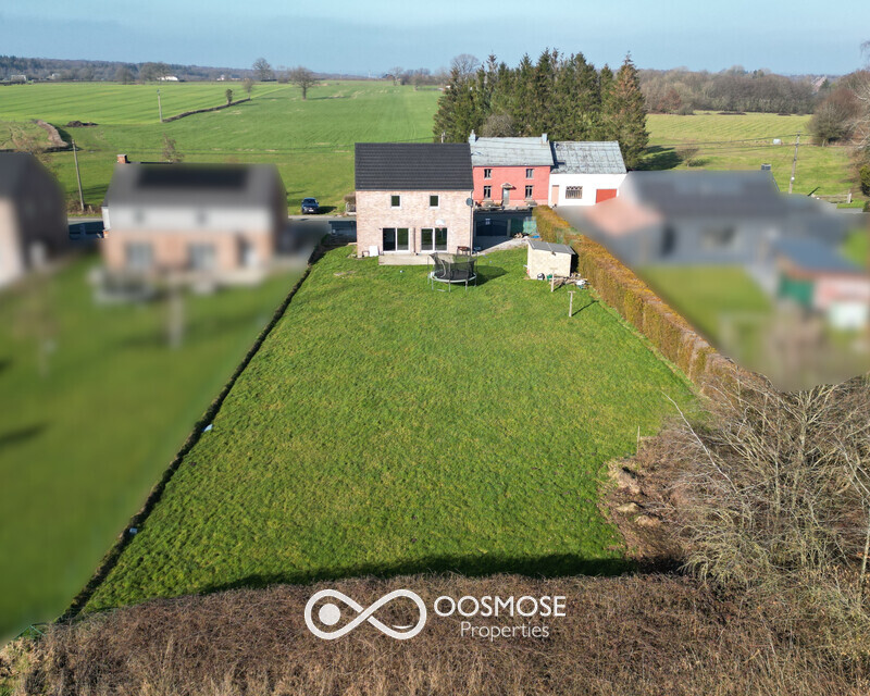 Villa 4ch de 2012 sur 13a 52ca - Flou2