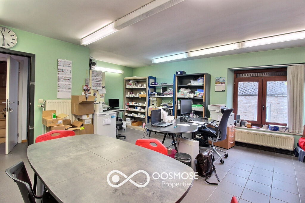 Immeuble de bureau avec belle visibilité - 0 0013-2