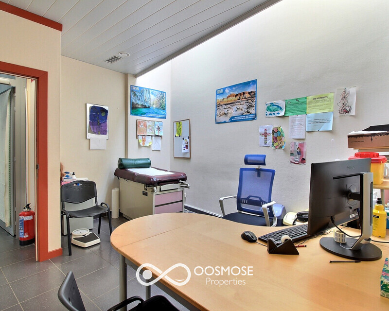 Immeuble de bureau avec belle visibilité - 0 0006-2