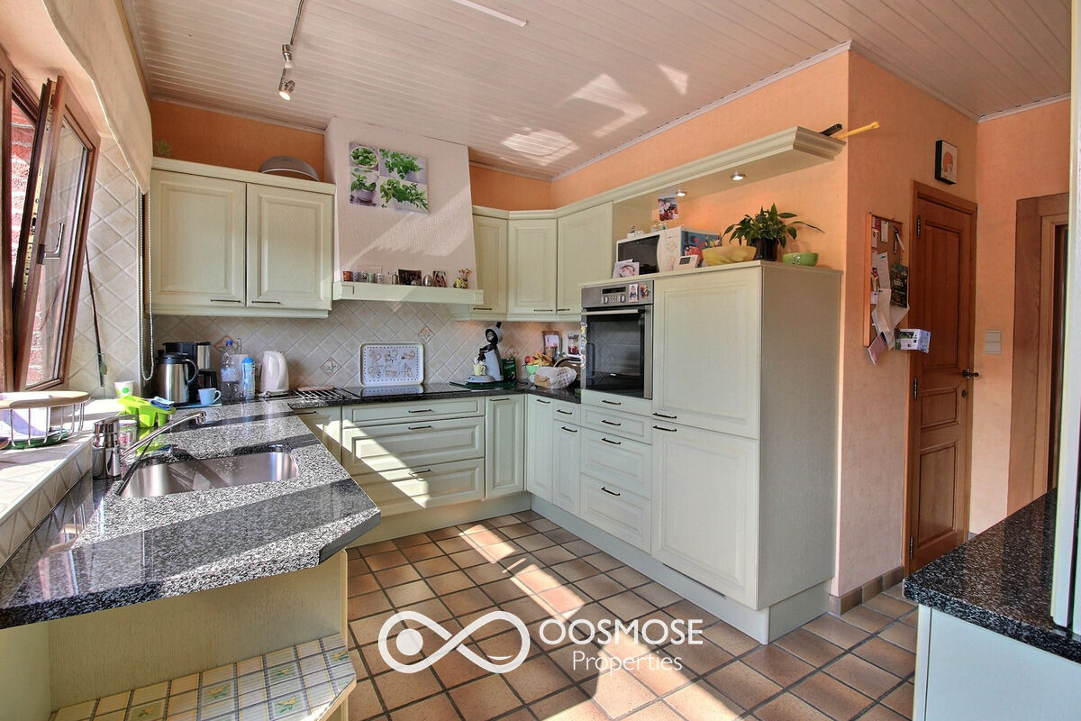 Maison 3ch av grande terrasse, annexe et jardin ds chemin sans issue - 0 0008-2