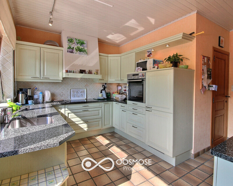 Maison 3ch av grande terrasse, annexe et jardin ds chemin sans issue - 0 0008-2
