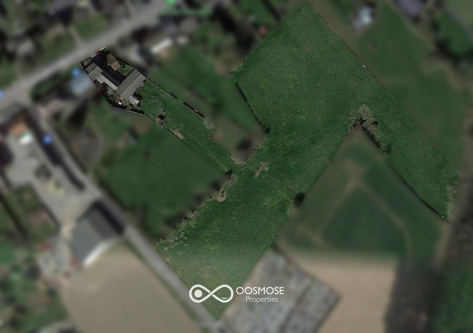 Propriété avec hangar, écurie et plus d'1ha de terrain - Vue satellite floutée