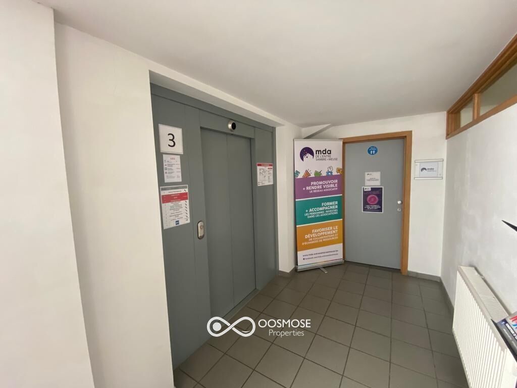 Bureaux au centre de Chimay - Ascenseur