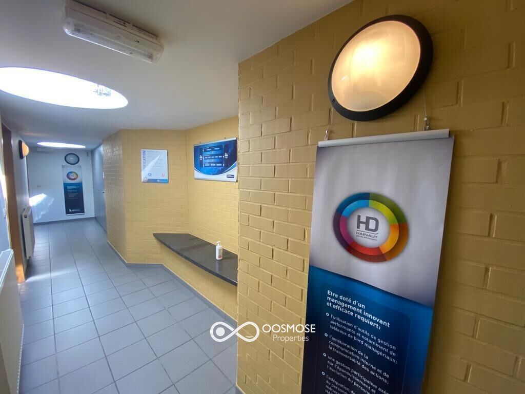 Bureaux au centre de Chimay - Couloir