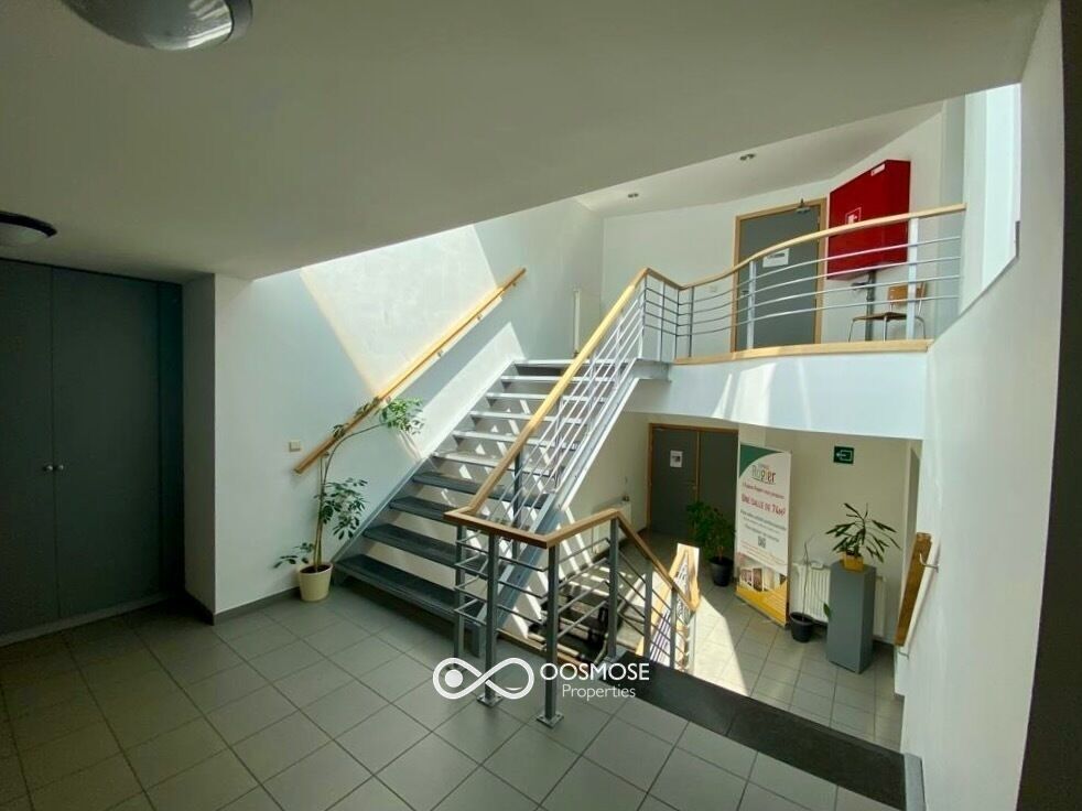 Bureau en plein centre de Chimay - Escaliers