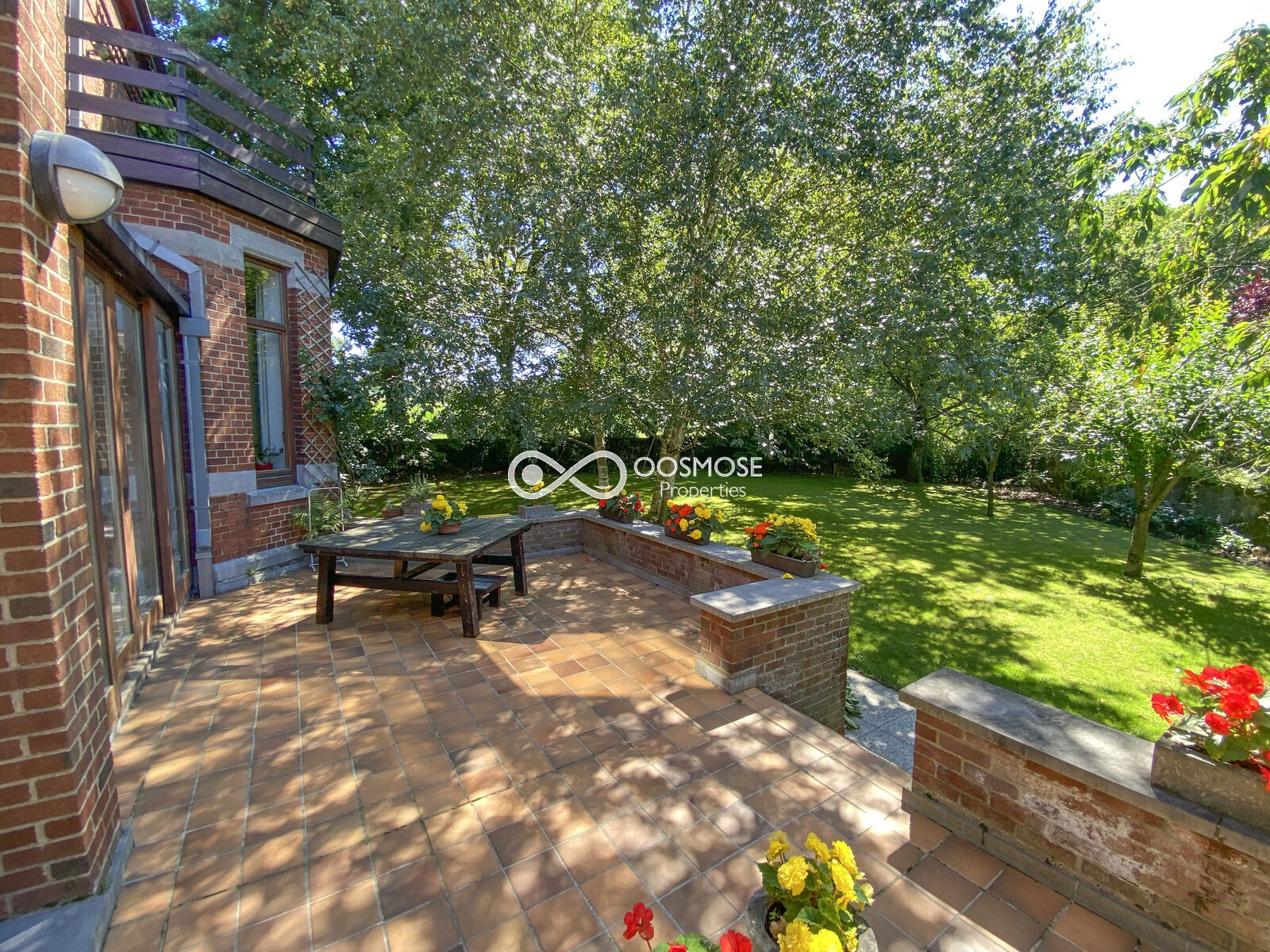 Ensemble immobilier de 2 logements + prof. libérale, 3 garages sur 33a - Img 9444-2
