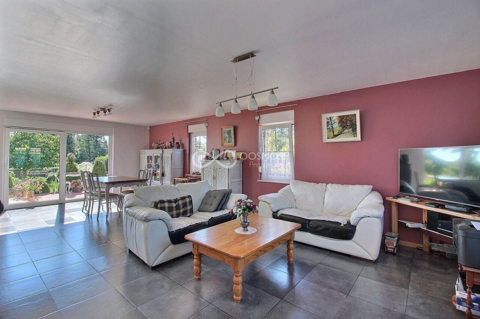 Villa 6 ch av garage sur 10 ares - Exposio 0001