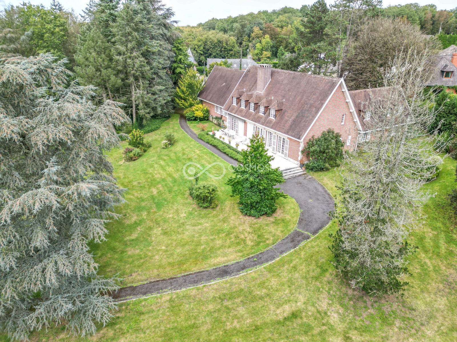 France/15' Belg. - Spacieuse villa 5ch av garage et dépendance sur 48a - Dji 0141-2