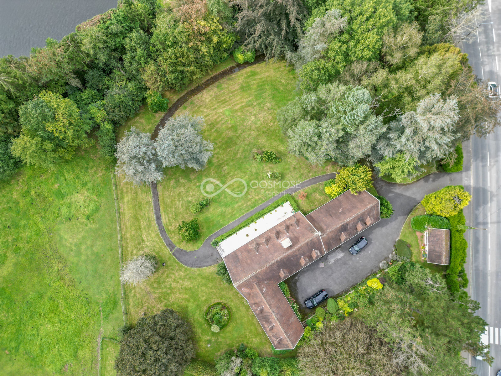 France/15' Belg. - Spacieuse villa 5ch av garage et dépendance sur 48a - Dji 0139-2