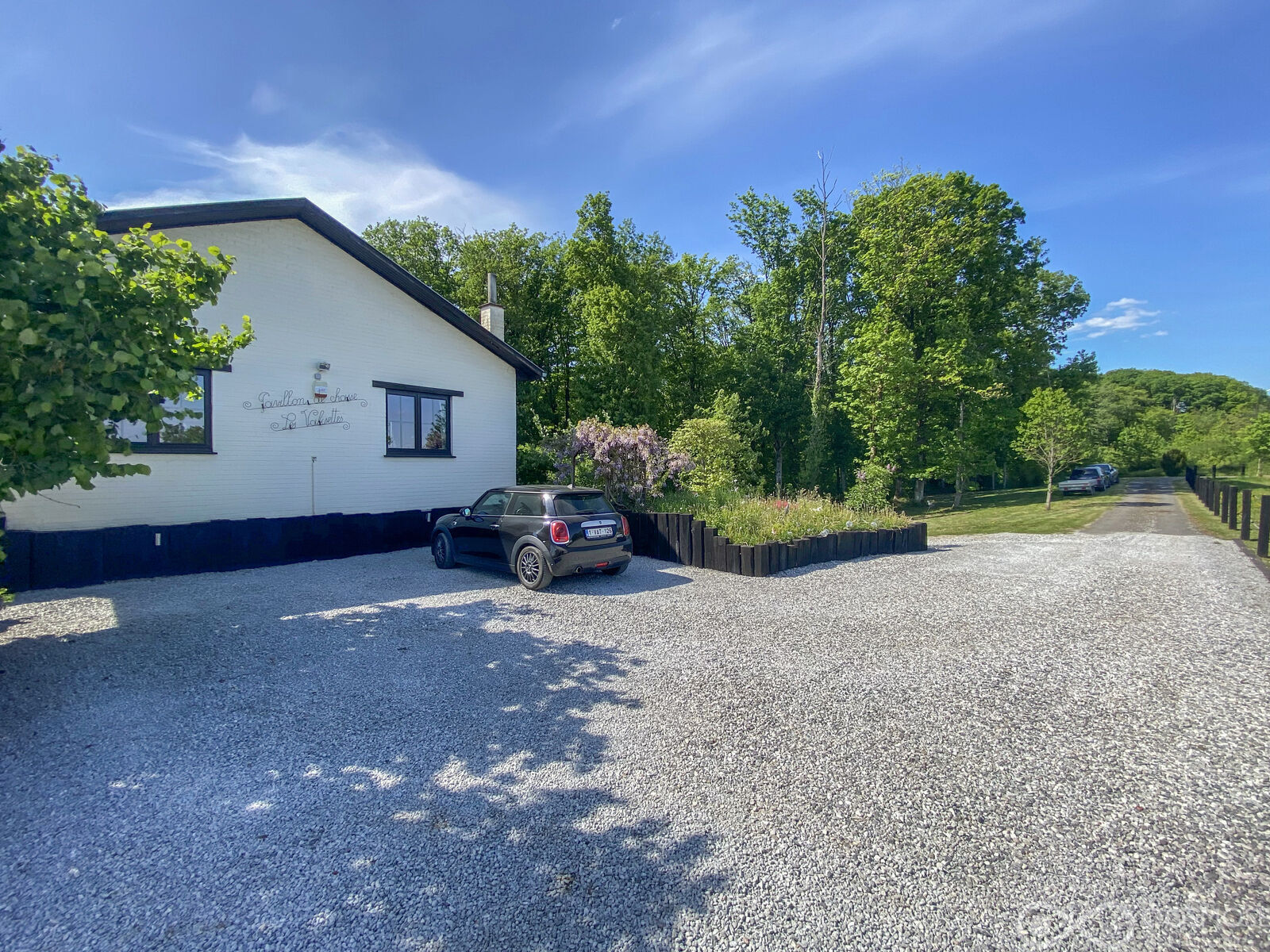 Villa plain-pied sur 75a avec garages - Img 4848-2