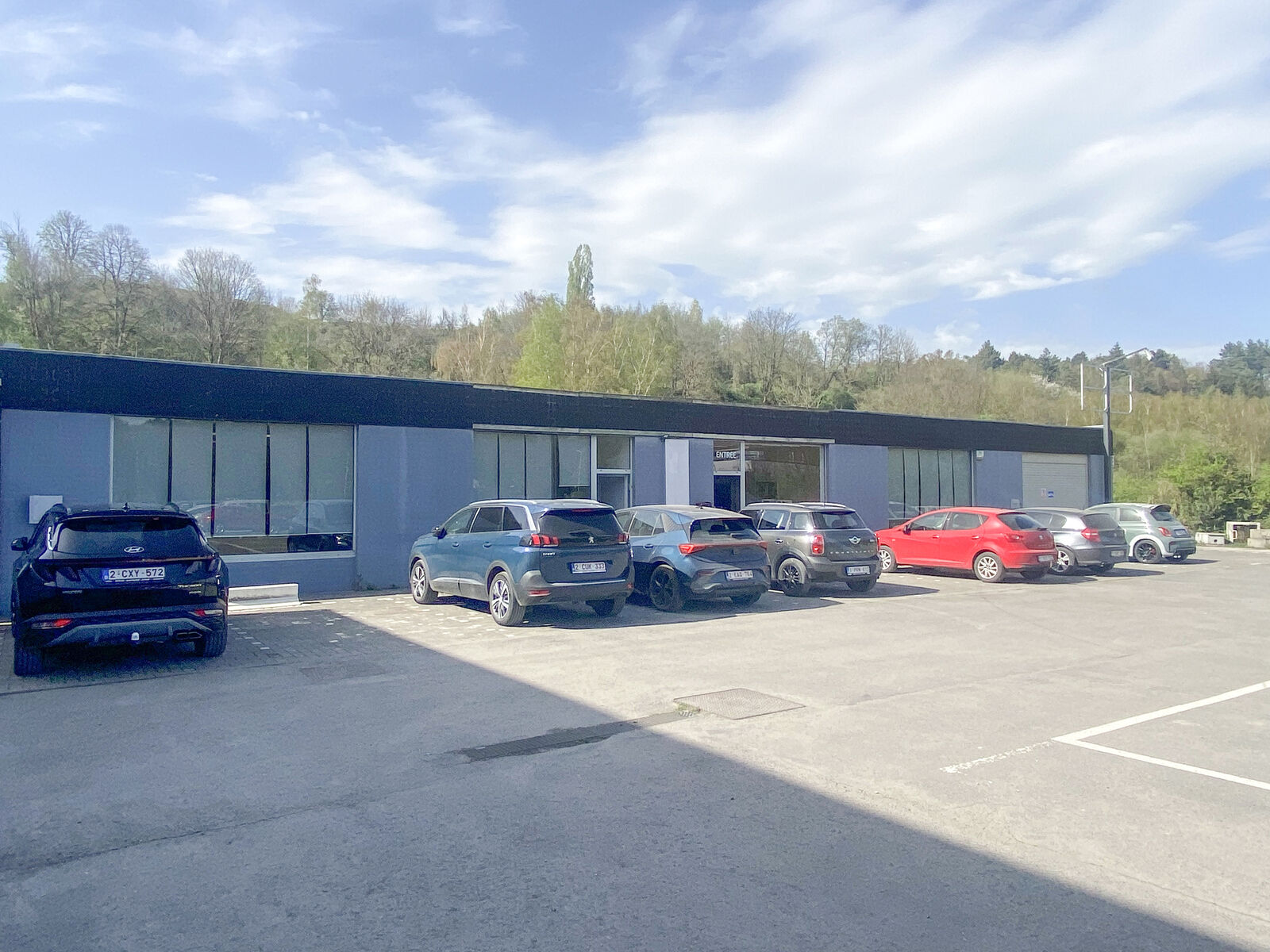 Surface commerciale 240m² dans zoning commercial - Img 1180-3