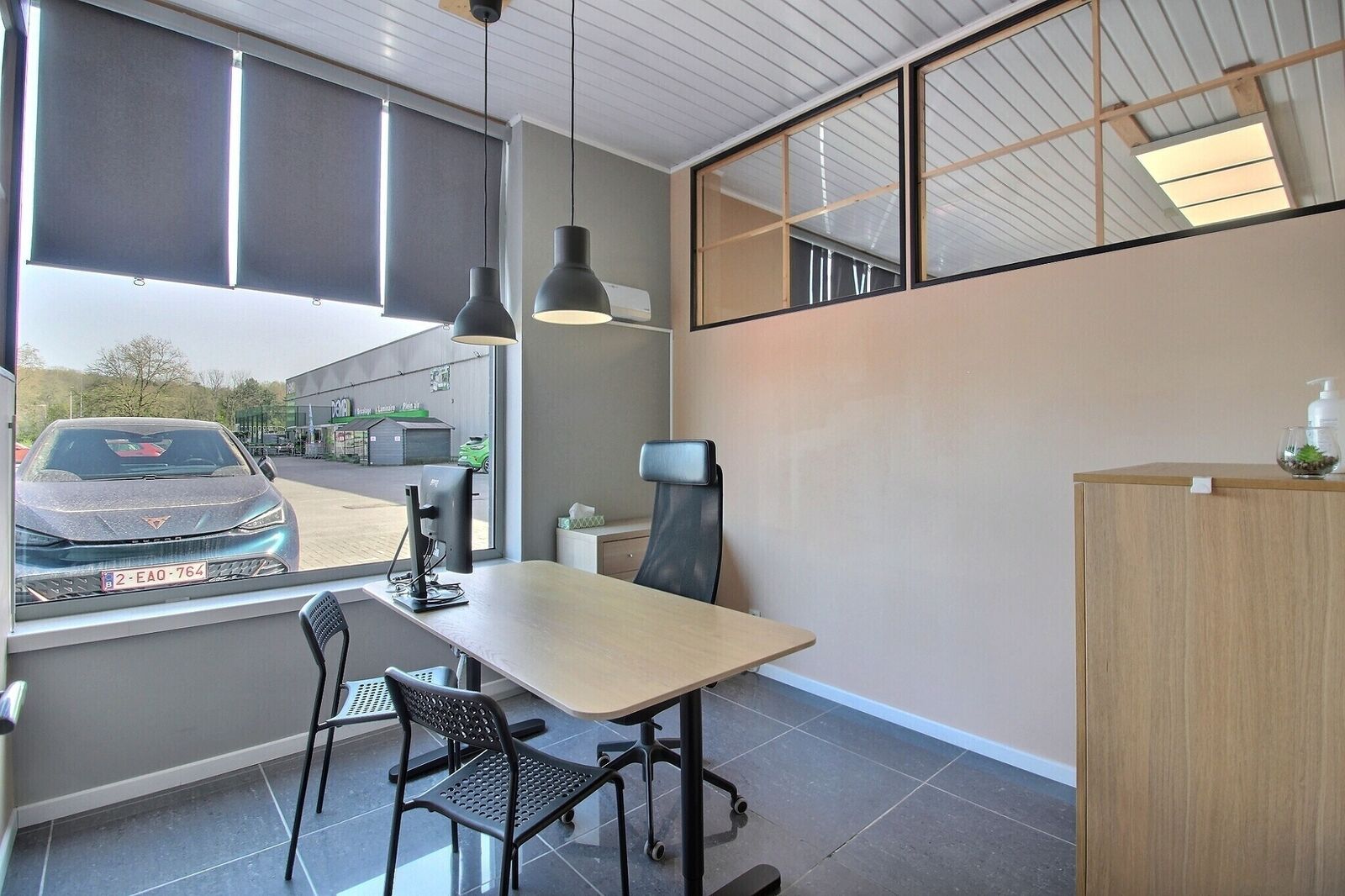 Surface commerciale 240m² dans zoning commercial - 0 0003