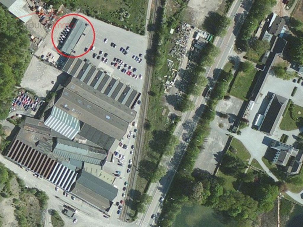 Surface commerciale 240m² dans zoning commercial - Vue sat