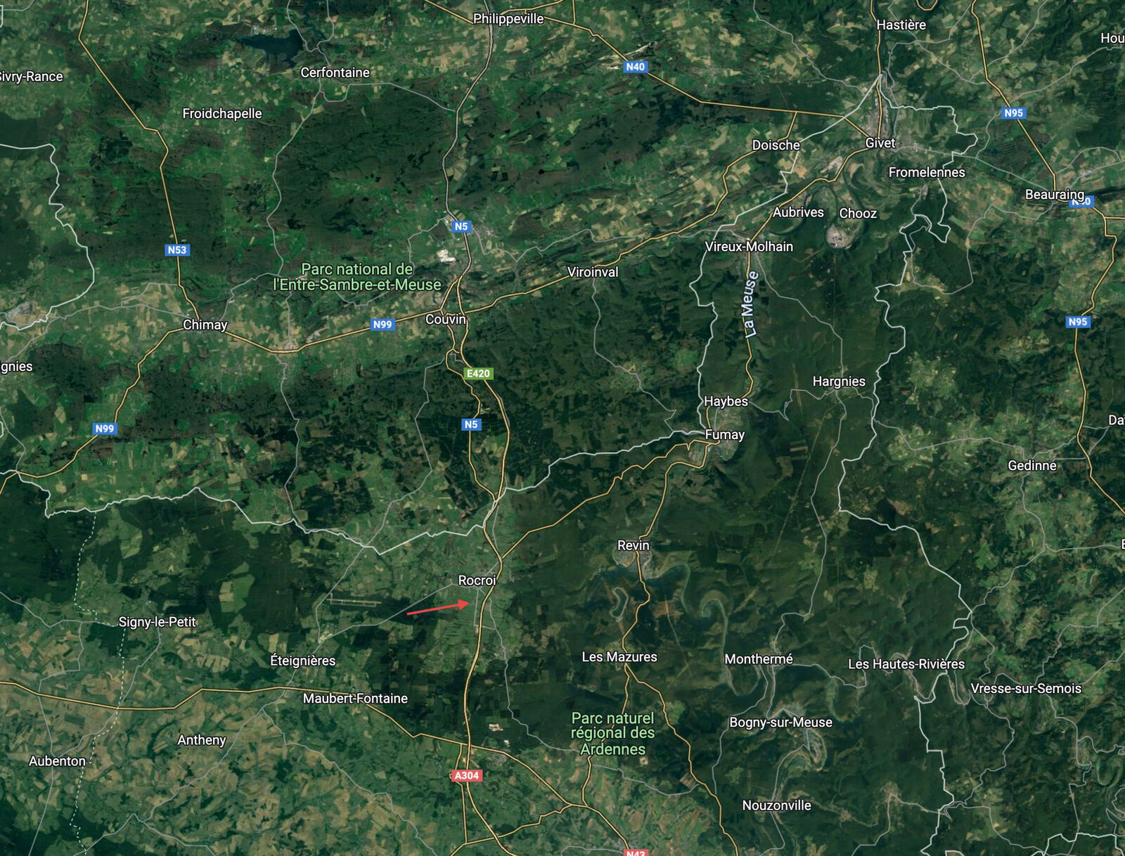 Rocroi 10' Belgique - Beau terrain à bâtir de 13 ares - Sat 3 - chemin bidot - rocroi