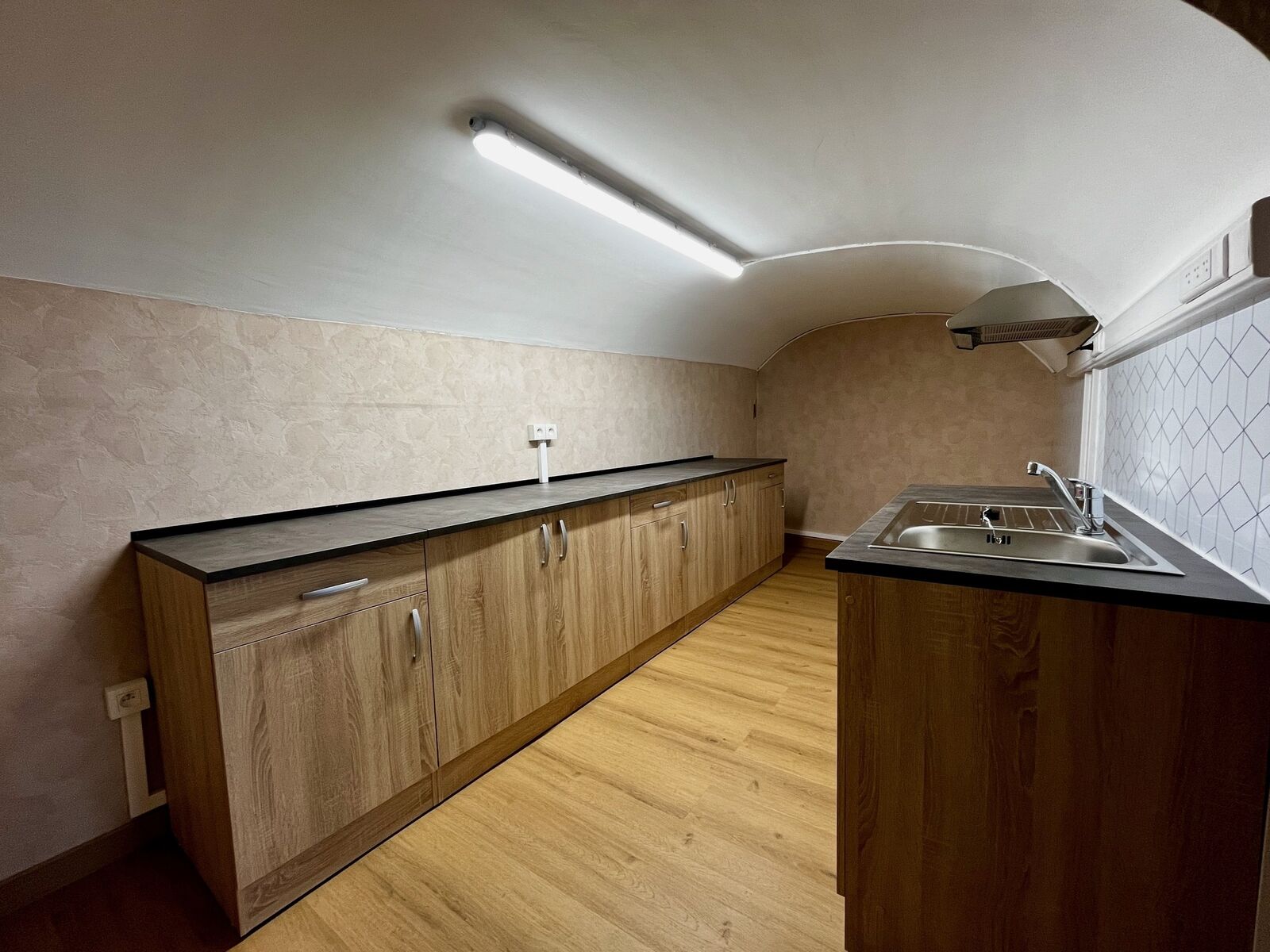 Maison 2 façades 2 ch sans jardin - Img 6989