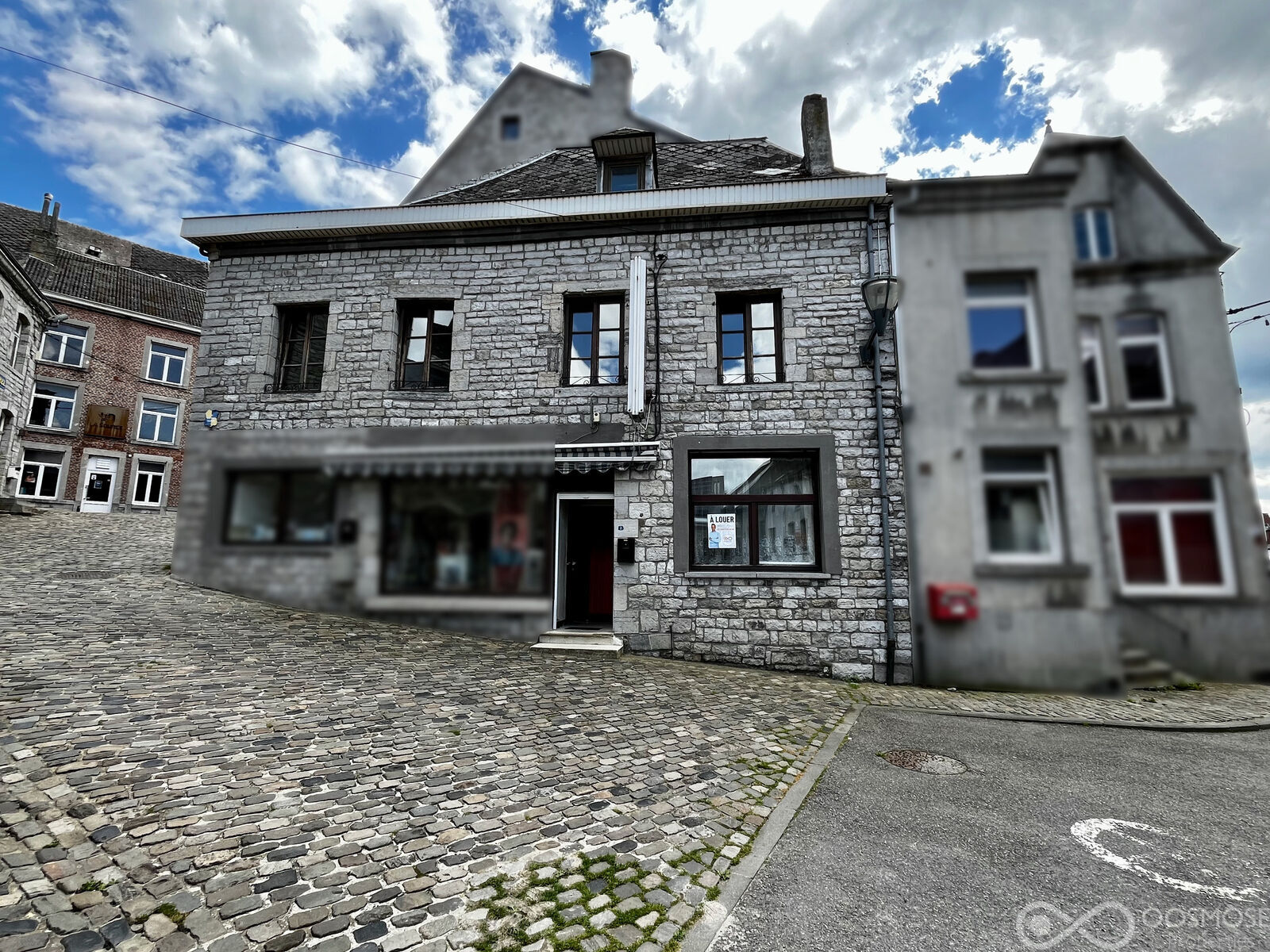 Maison 2 façades 2 ch sans jardin - Img 7008 flou 2