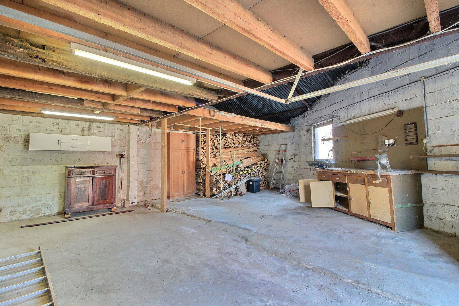 Maison 3ch+ avec Cour & Garage   - 0 0014-2