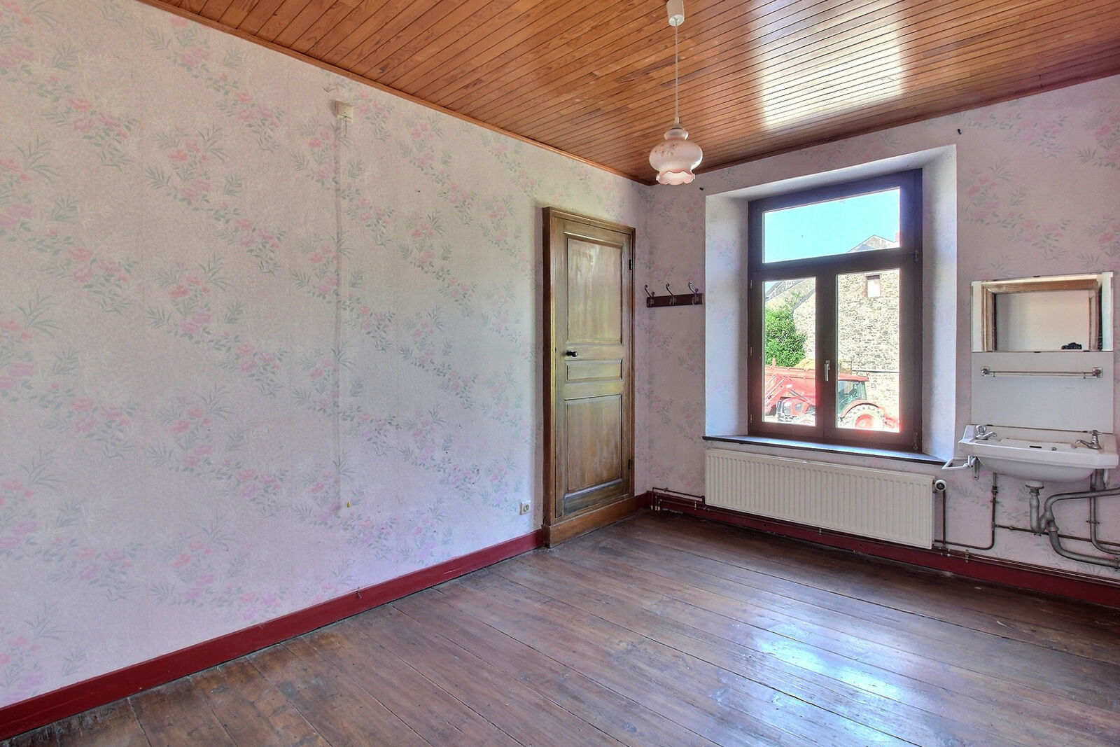 Maison 3ch+ avec Cour & Garage   - 0 0003-2