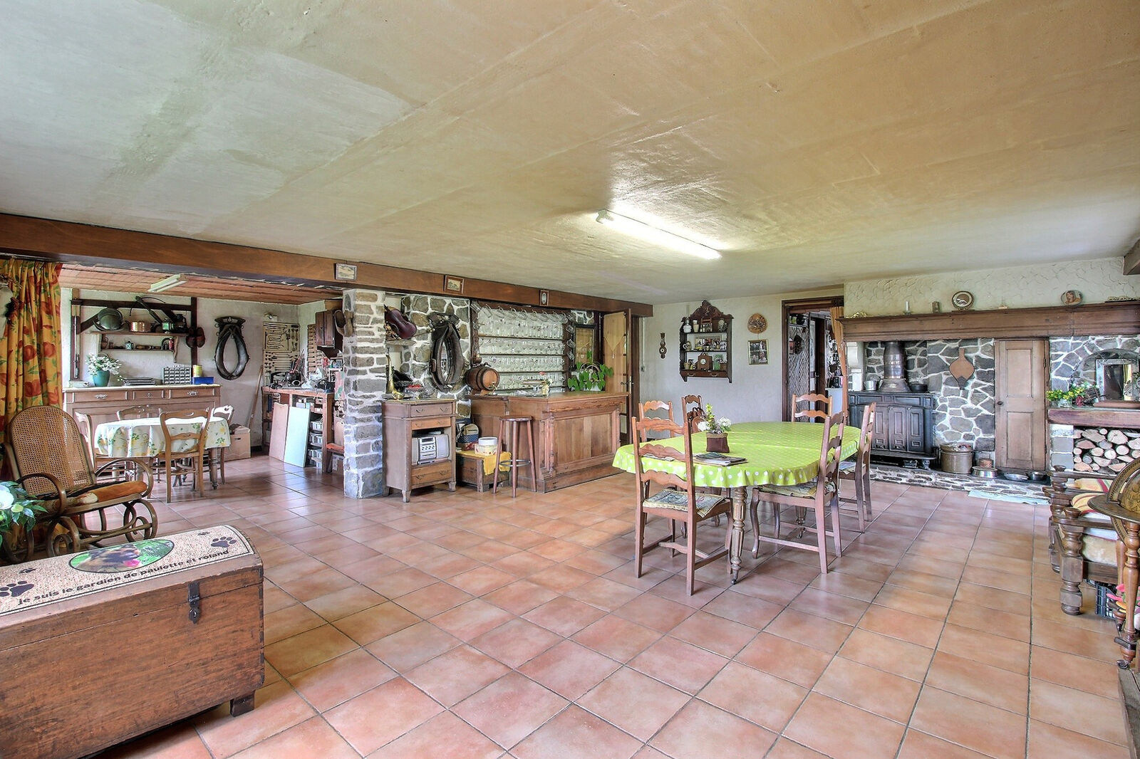 France/5' Belg. - Villa sur 4 hectares av étangs et ruisseau  - 0 0012-2