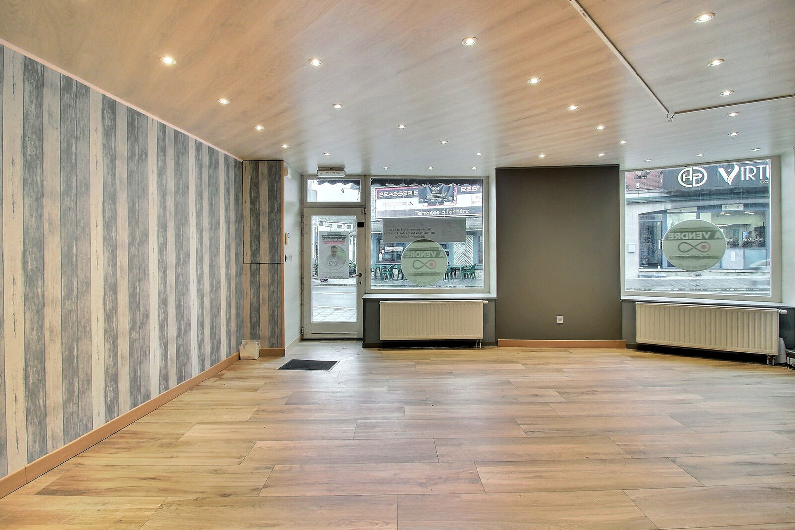 Immeuble commercial en centre-ville - 0 0005-2