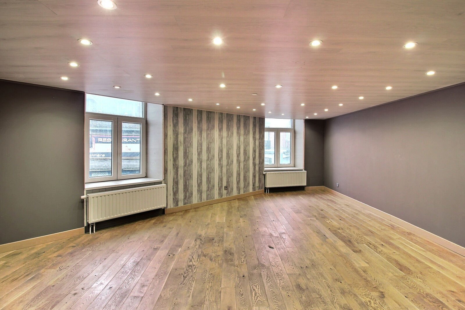 Immeuble commercial en centre-ville - 0 0010-2