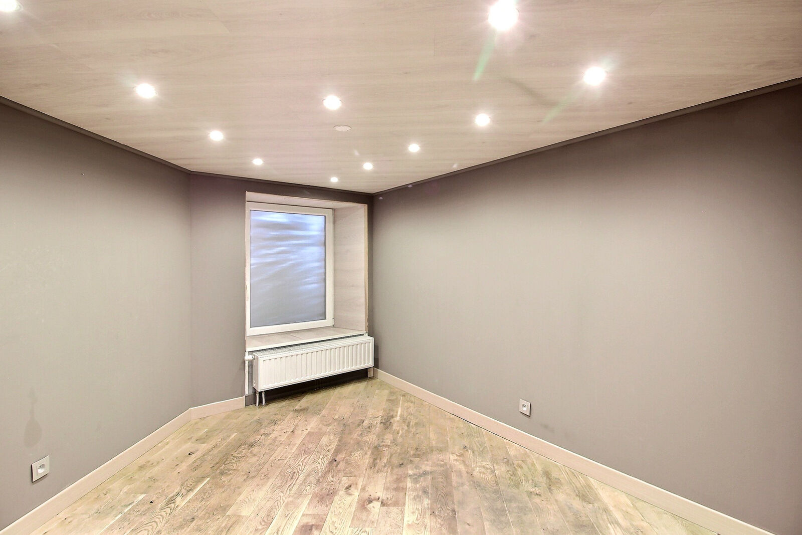 Immeuble commercial en centre-ville - 0 0011-2