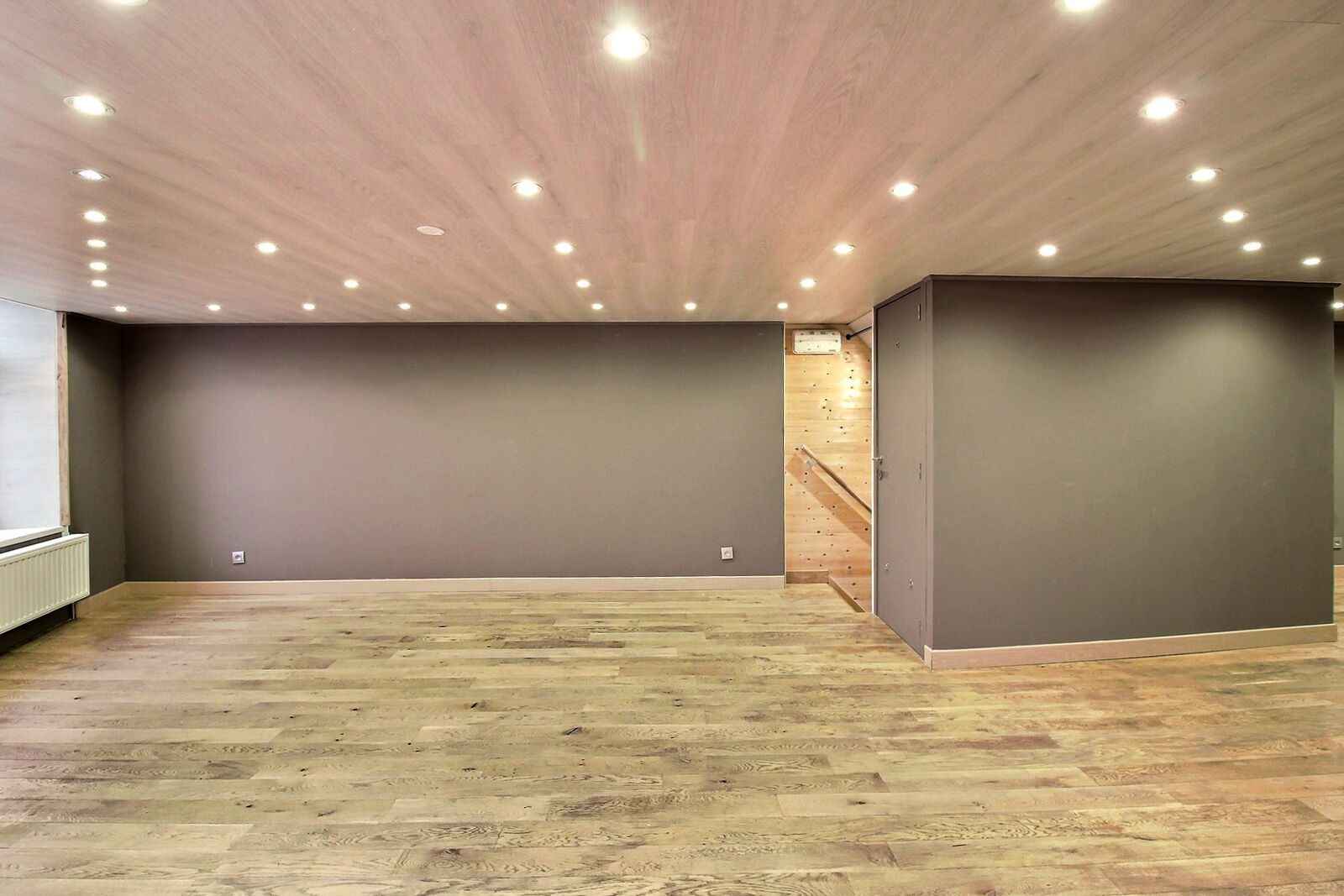 Immeuble commercial en centre-ville - 0 0009-2