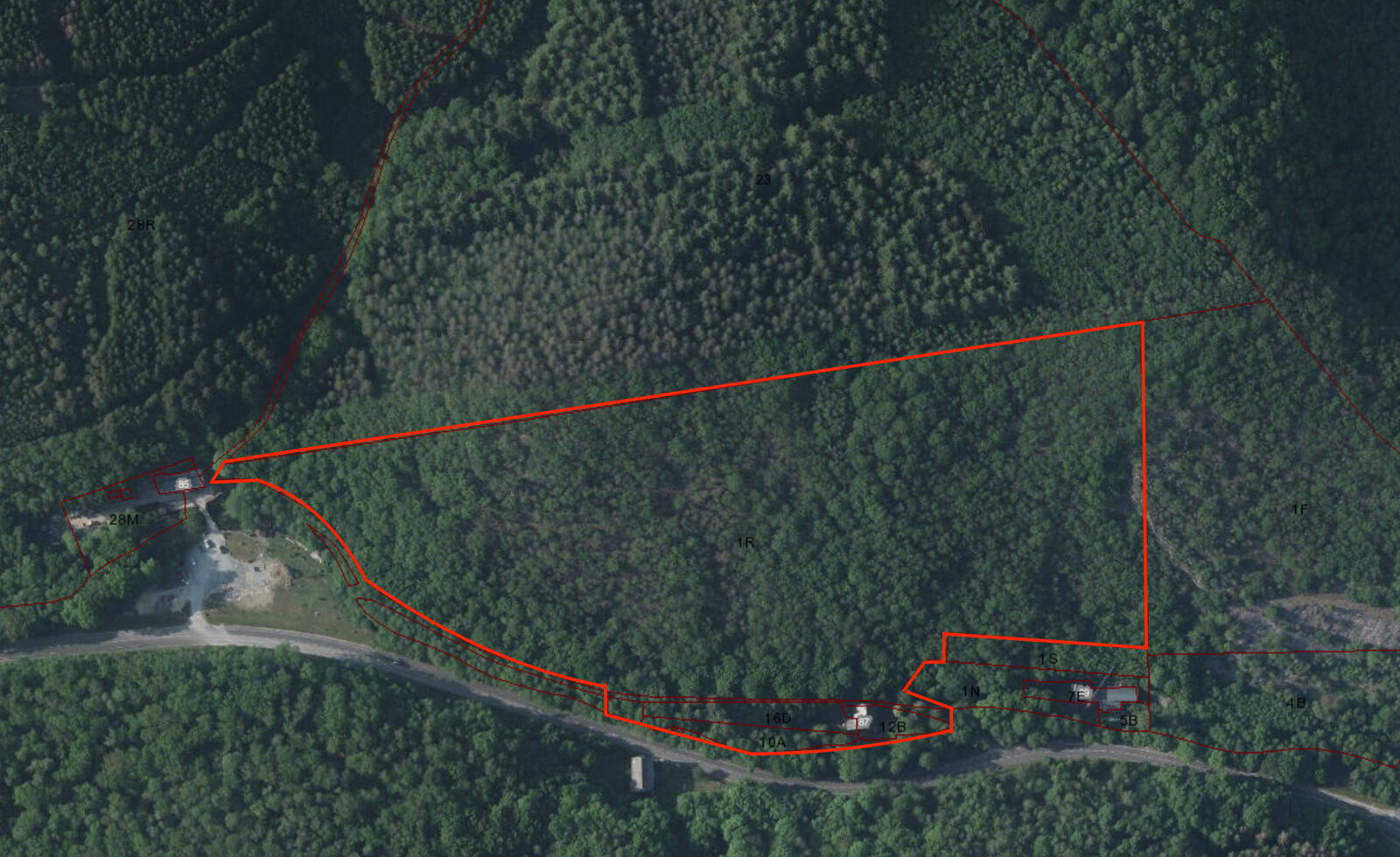 Propriété 4ch+ sur 6 hectares bordée par une rivière - Sat - rue roger delizée 87 - oignies-en-thiérache