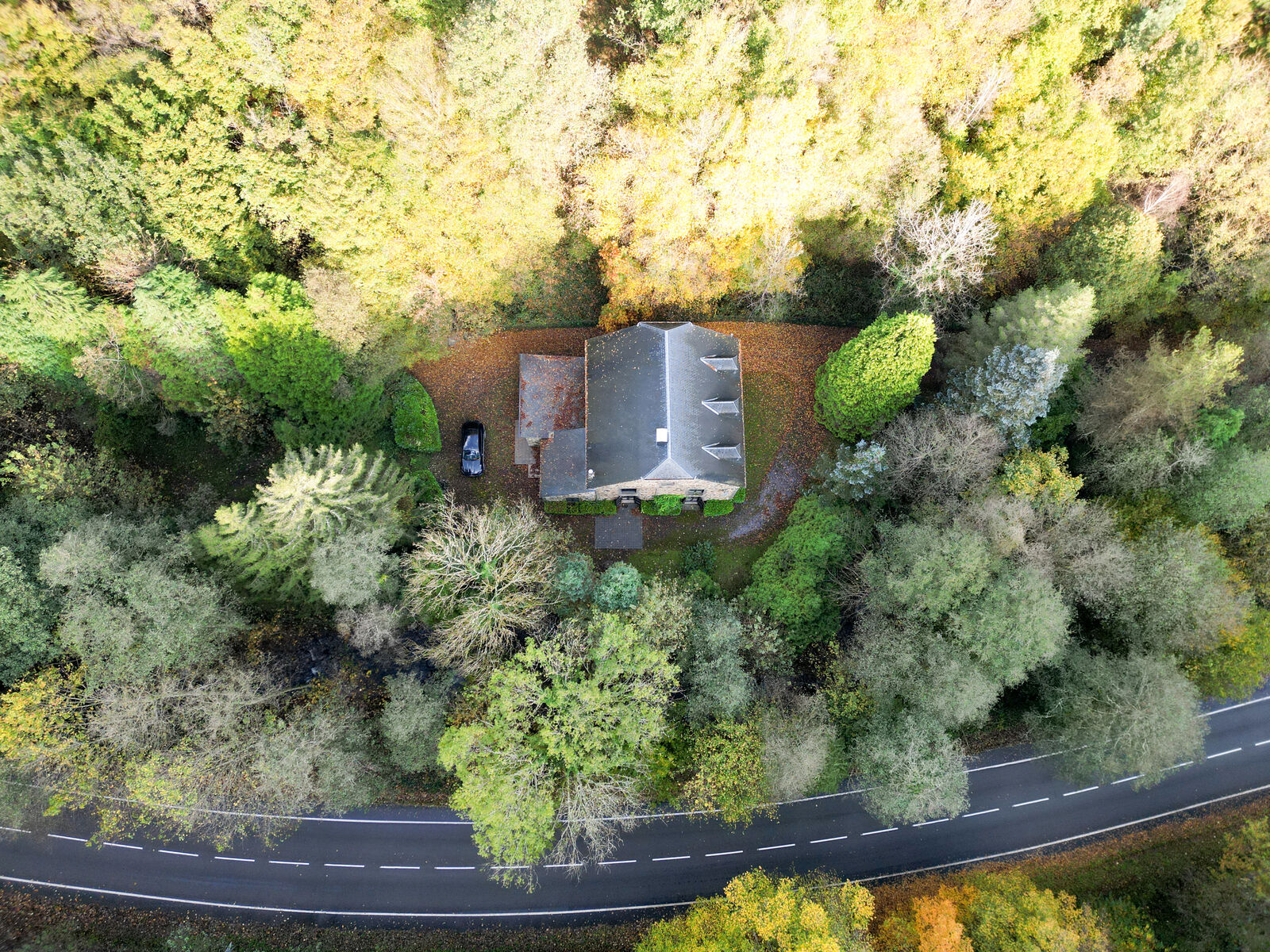 Propriété 4ch+ sur 6 hectares bordée par une rivière - Dji 0322-2