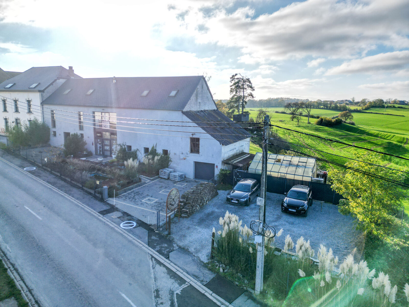 Fermette rénovée de 500m2 sur 24 ares avec partie pro - Dji 0342-2