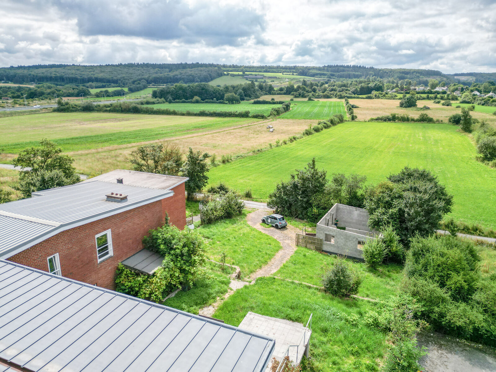 Ensemble immobilier 2-4 logements av vue dégagée - Dji 0250-2