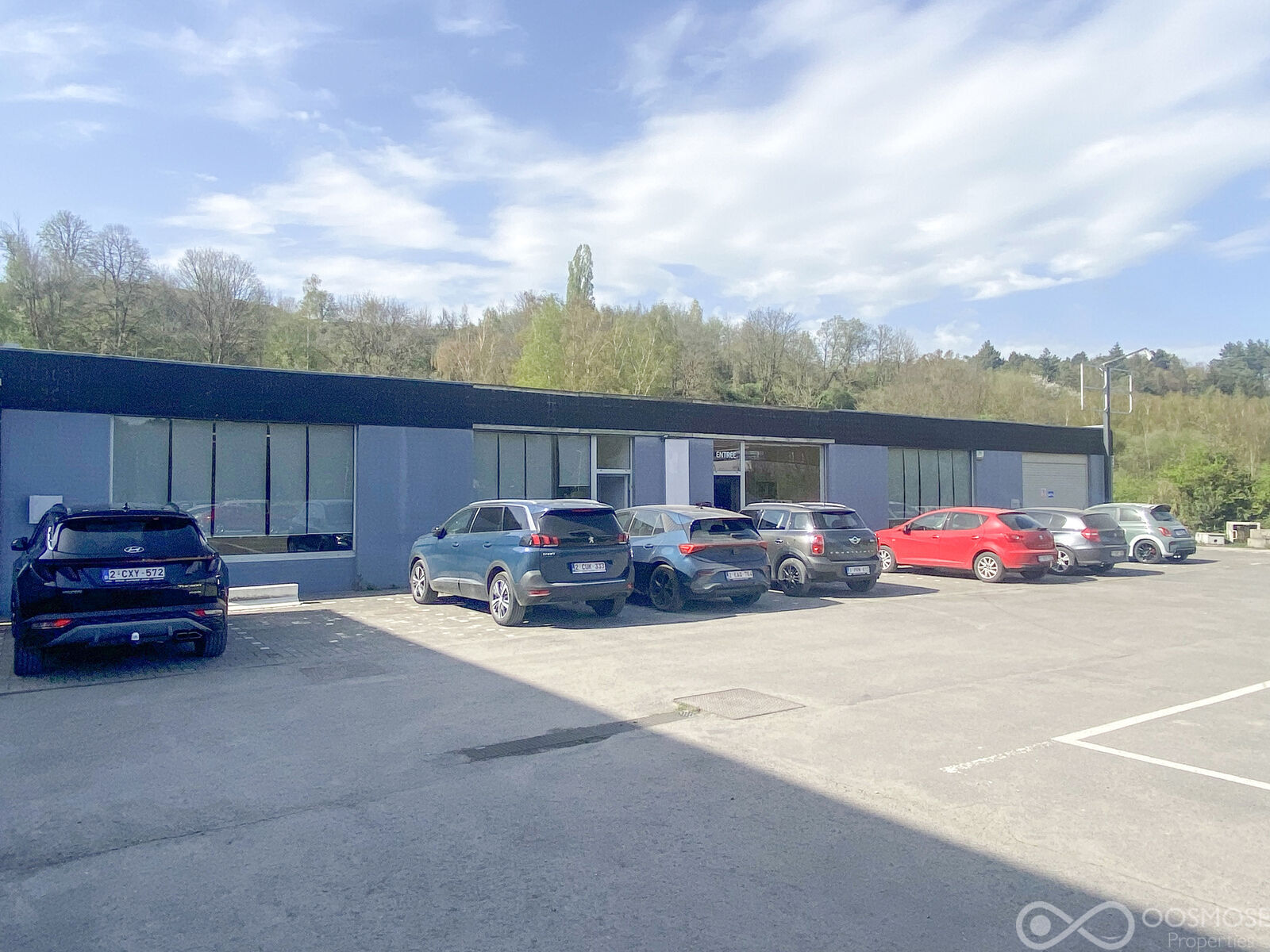 Surface commerciale 240m² dans zoning commercial - Img 1180-3