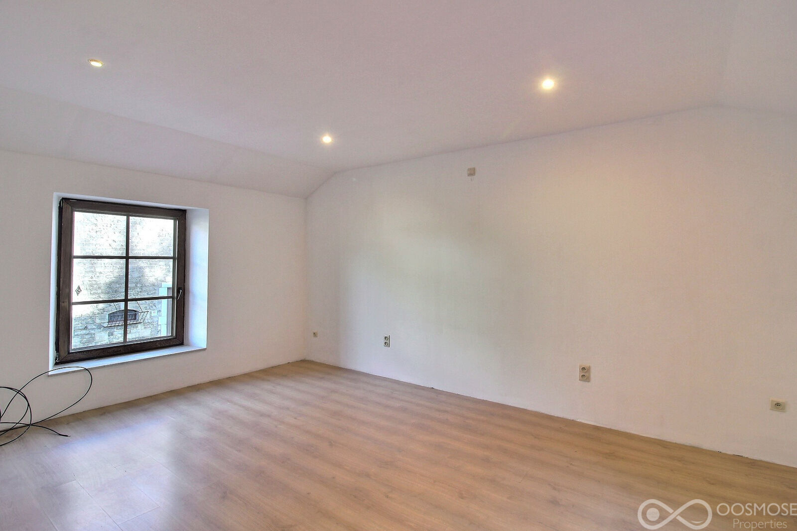 Charmante maison 3ch en pierre du pays av garage et jardin - 0 0011-2