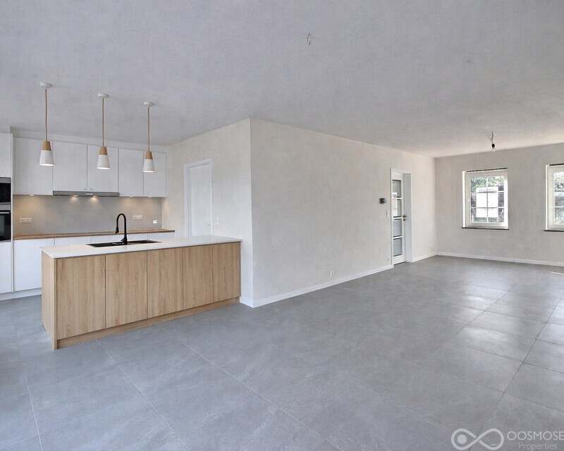 Maison neuve basse énergie 3-4ch sur 9a 42ca - Cuisine générée par l'IA