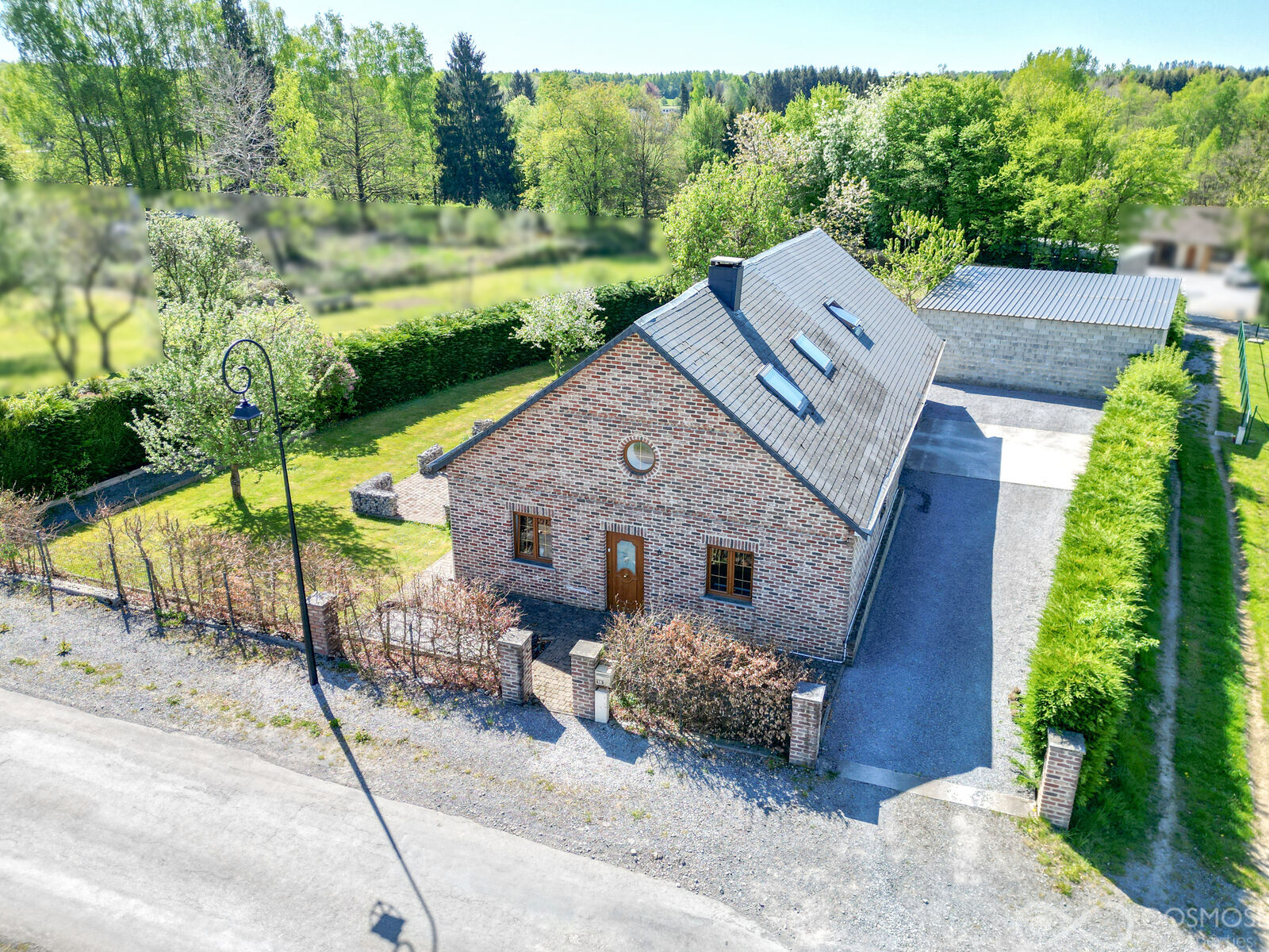 France 1' Belg. - Villa av entrepôt, autoroute et frontière à 1' - Dji 0436-flou