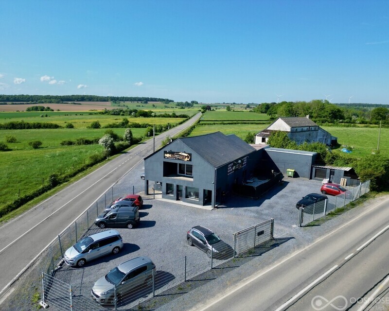 Immeuble mixte garage, showroom, atelier, appartement - Dji 0444