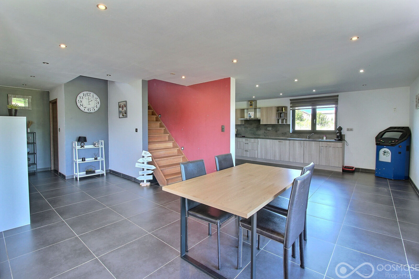 Villa de 2013 avec garage et terrain  - 0 0014-2